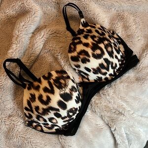 NWOT Victoria's Secret very sexy push up bra